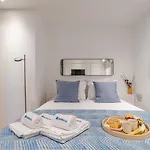 Stylish Flat With Workspace & Garage By Hostwise