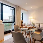 شقة Stylish Flat With Workspace & Garage By Hostwise