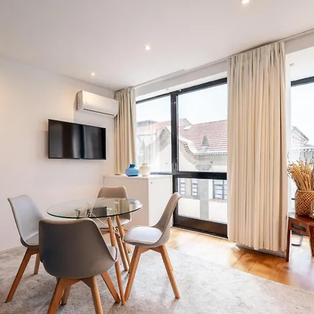 Apartment Stylish Flat With Workspace & Garage By Hostwise