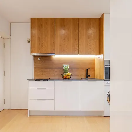 Apartment Stylish Flat With Workspace & Garage By Hostwise Porto
