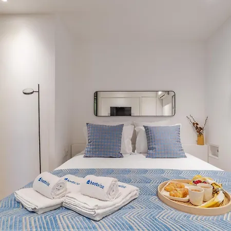 Stylish Flat With Workspace & Garage By Hostwise