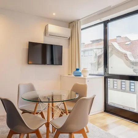 Stylish Flat With Workspace & Garage By Hostwise Porto