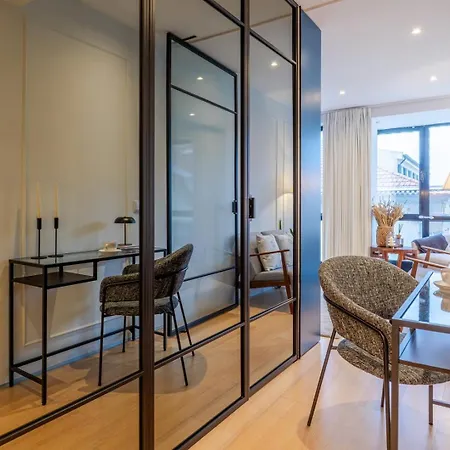 Stylish Flat With Workspace & Garage By Hostwise Porto