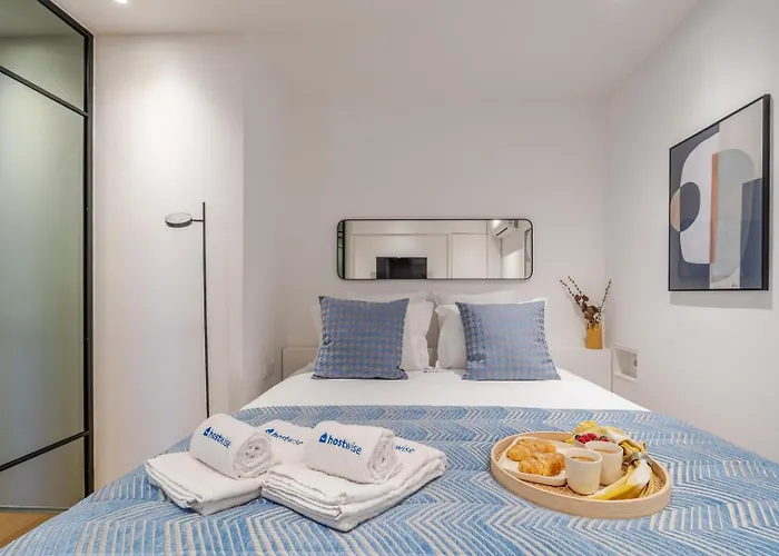 Stylish Flat With Workspace & Garage By Hostwise