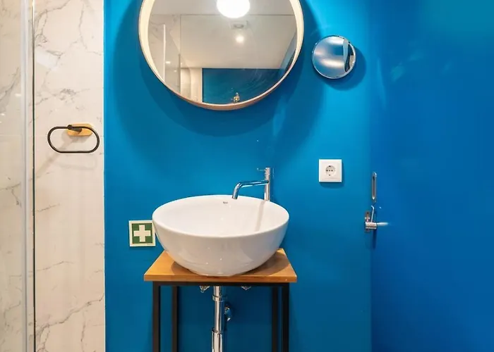 Stylish Flat With Workspace & Garage By Hostwise * Oporto