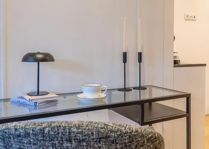 Stylish Flat With Workspace & Garage By Hostwise Lägenhet Oporto