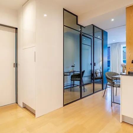 Lejlighed Stylish Flat With Workspace & Garage By Hostwise