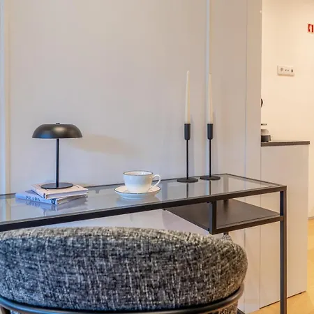 Stylish Flat With Workspace & Garage By Hostwise Lejlighed Porto