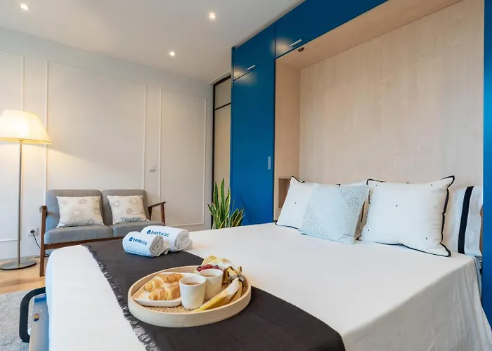 Stylish Flat With Workspace & Garage By Hostwise Porto