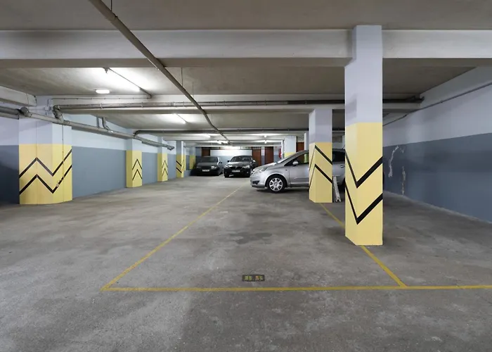 Stylish Flat With Workspace & Garage By Hostwise